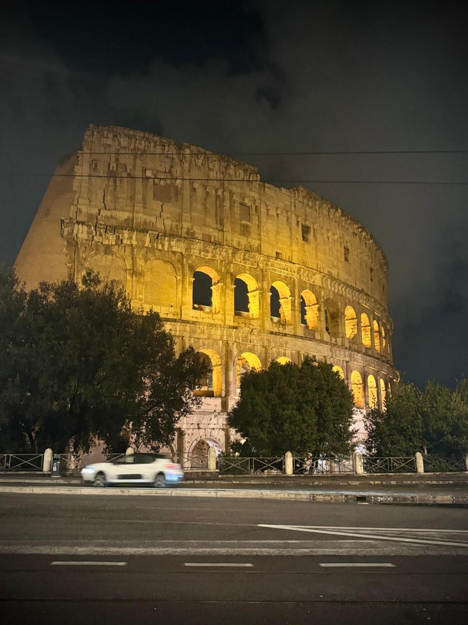 A Casa Di Lu, Al Colosseo - Guest House Rome Buitenkant foto